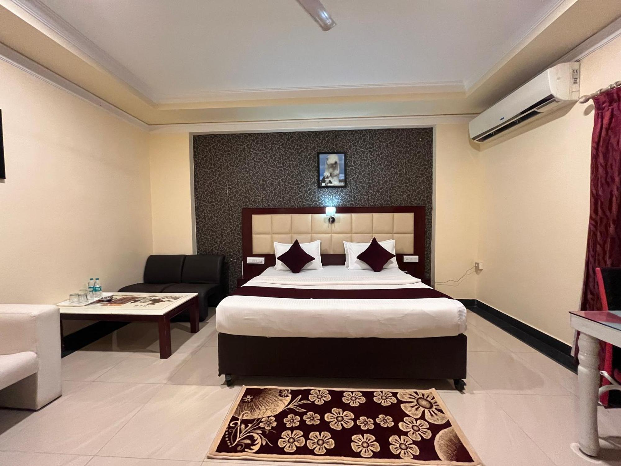 Ananya Comfortss Hospet Exterior foto