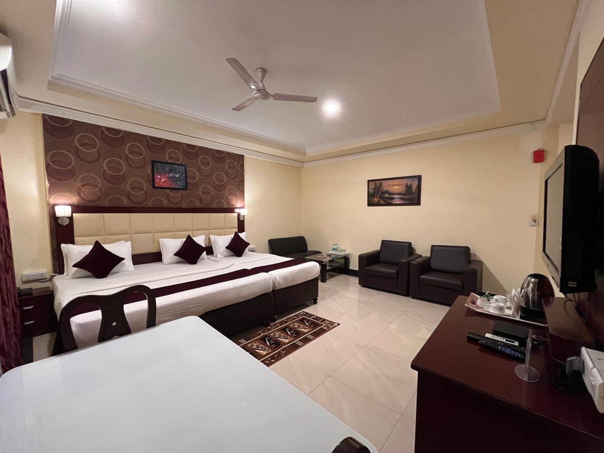 Ananya Comfortss Hospet Exterior foto