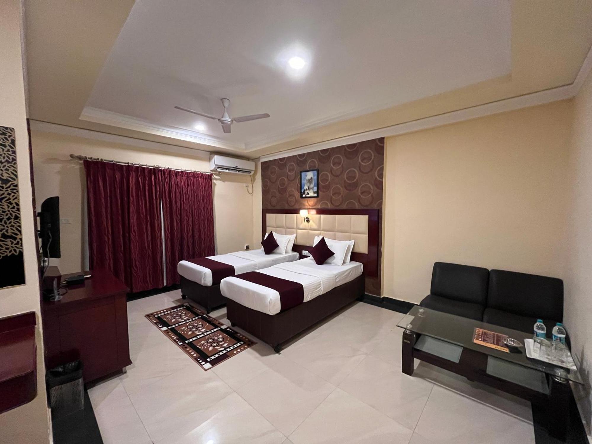 Ananya Comfortss Hospet Exterior foto
